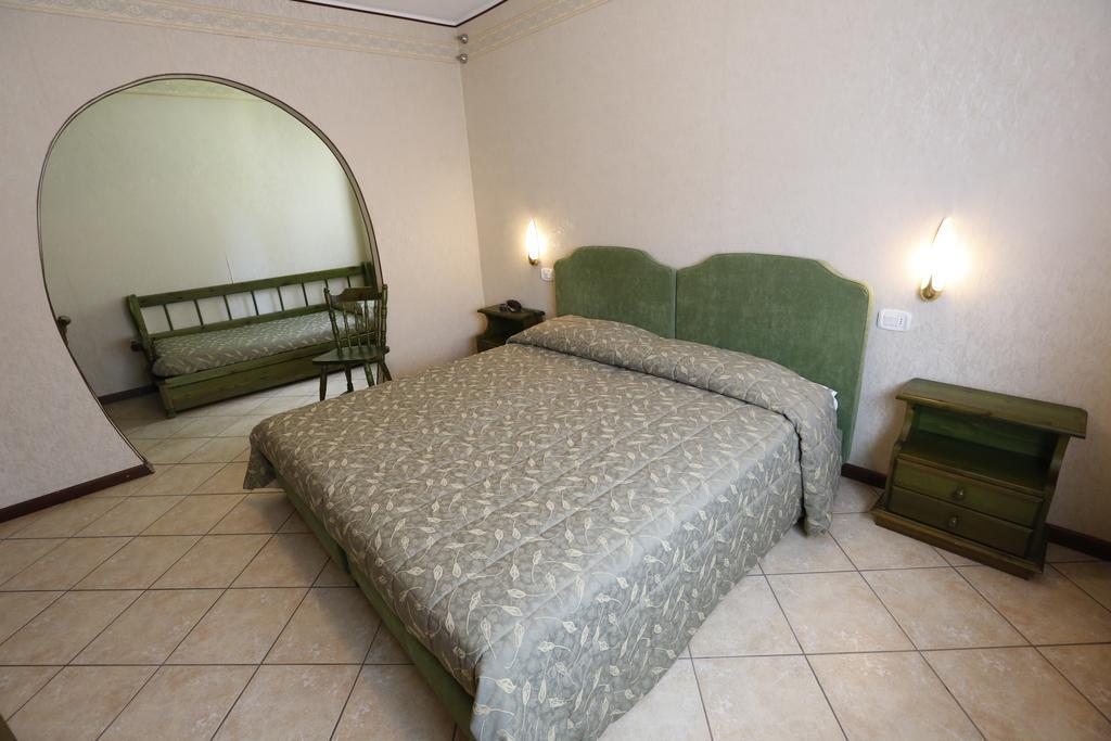 Hotel Pineta Castione della Presolana Cameră foto