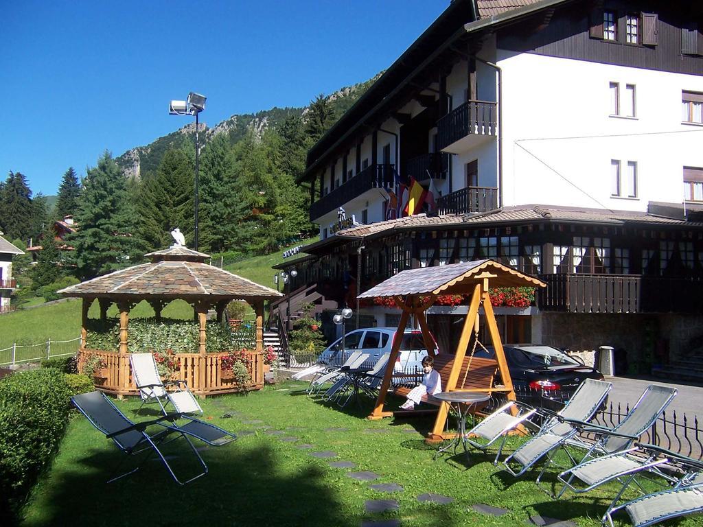 Hotel Pineta Castione della Presolana Exterior foto