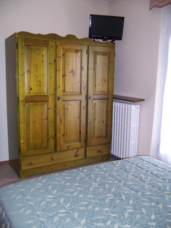 Hotel Pineta Castione della Presolana Cameră foto